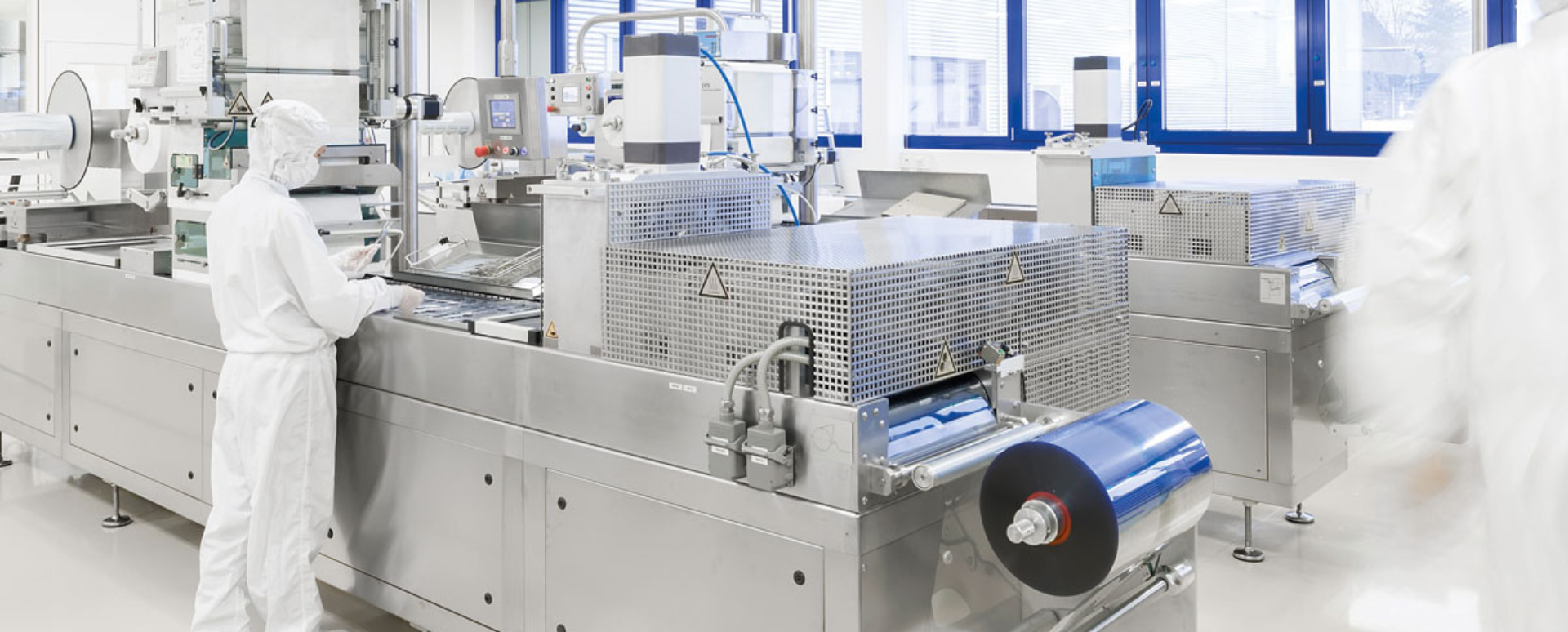 Ampollas duras vacías recogidas en una pila.